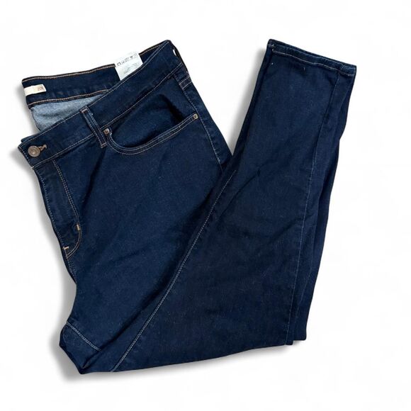 Levi's Women's Dark Wash Blue Skinny Jeans - EUC - Picture 1 of 5